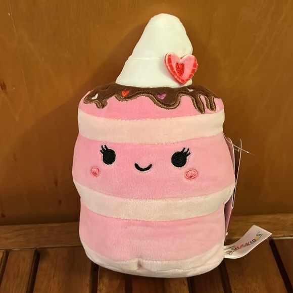 ☎️NWT 5” Shelly Strawberry Pancakes Valentine’s Day edition Squishmallow heart - Picture 6 of 6